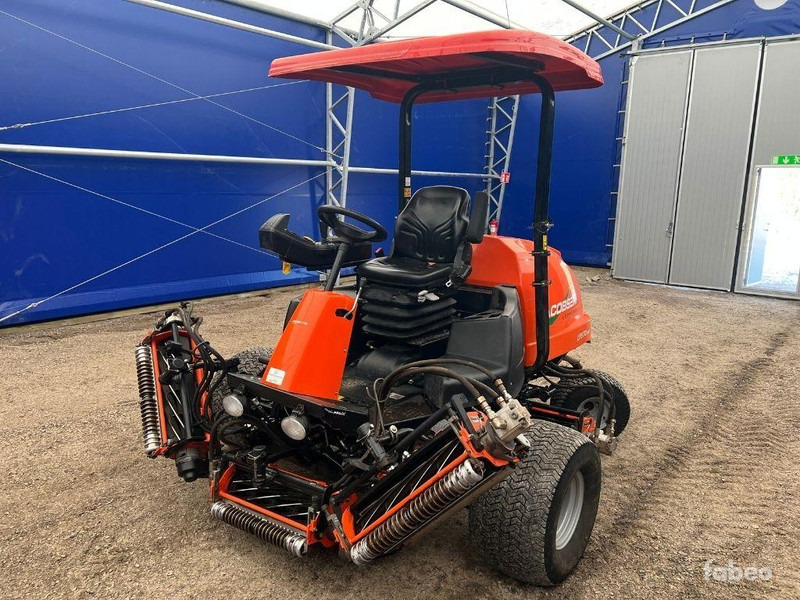 Jacobsen LF 570 4WD - Çim biçme makinesi: fotoğraf 1 Jacobsen LF 570 4WD - Çim biçme makinesi: fotoğraf 1