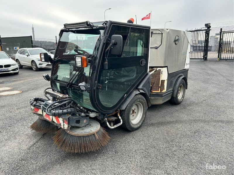 Nilfisk CR3500 - Yol süpürme aracı: fotoğraf 1 Nilfisk CR3500 - Yol süpürme aracı: fotoğraf 1