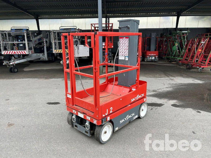 Skyjack SJ12 - Makasli platform: fotoğraf 1 Skyjack SJ12 - Makasli platform: fotoğraf 1