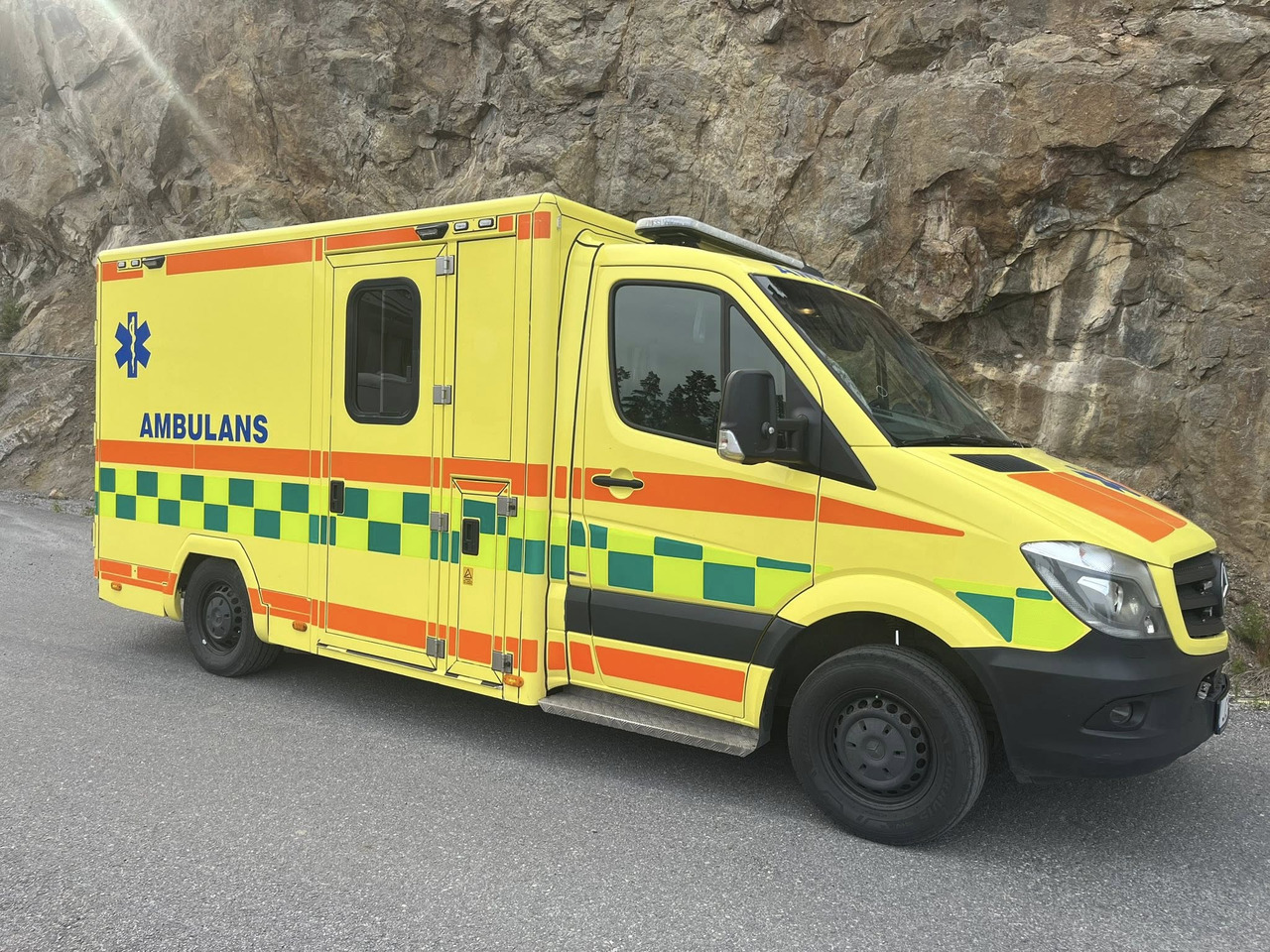 MERCEDES-BENZ Sprinter 319 - AMBULANCE - RESERVERAD !! - Ambulans arabası: fotoğraf 4 MERCEDES-BENZ Sprinter 319 - AMBULANCE - RESERVERAD !! - Ambulans arabası: fotoğraf 4