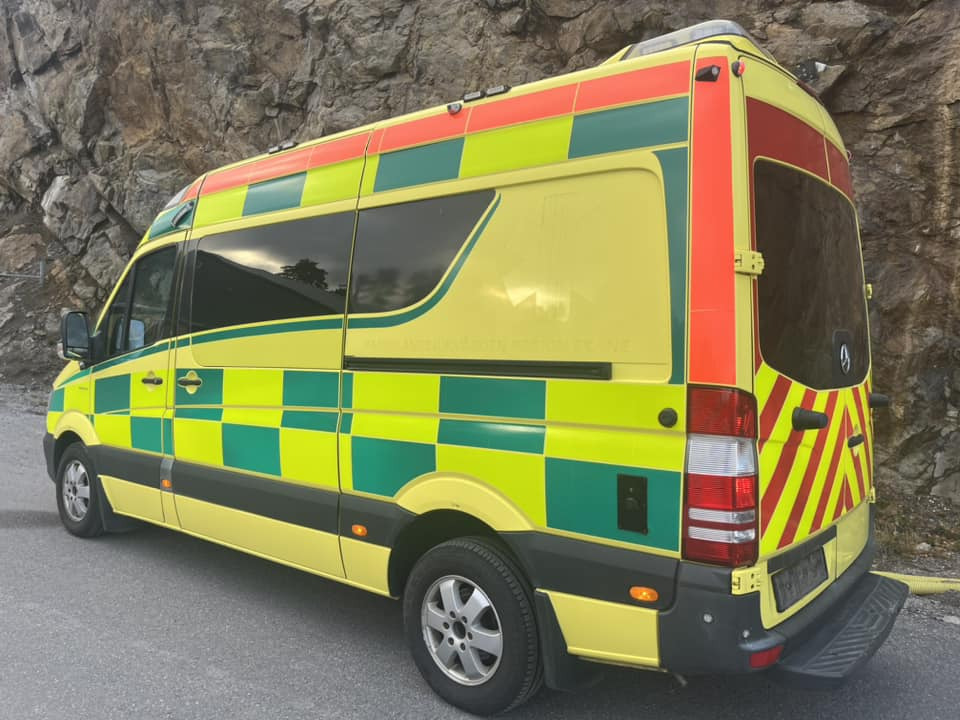 Mercedes-Benz Sprinter 319 - AMBULANCE - RESERVERAD !! - Ambulans arabası: fotoğraf 3 Mercedes-Benz Sprinter 319 - AMBULANCE - RESERVERAD !! - Ambulans arabası: fotoğraf 3