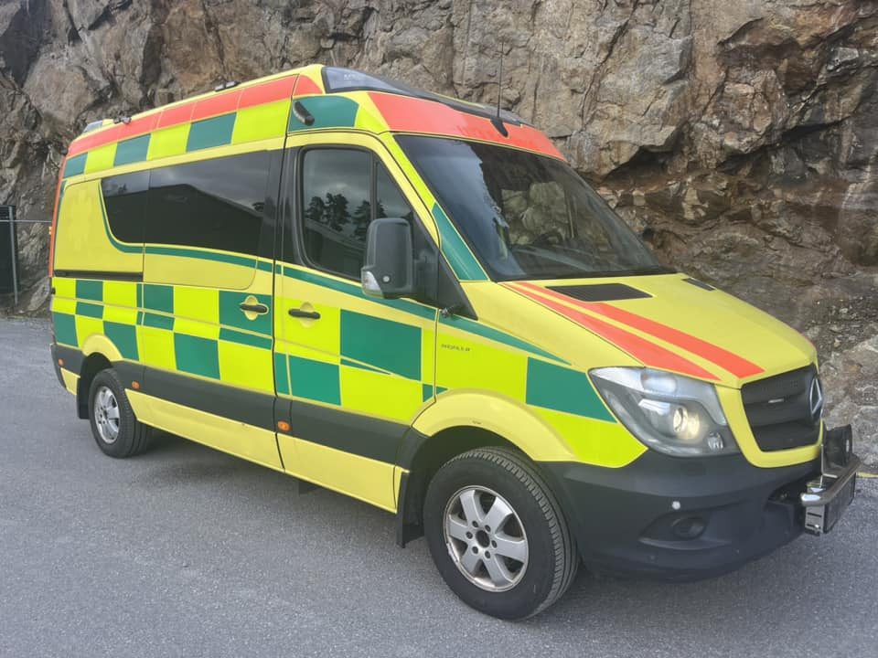 Mercedes-Benz Sprinter 319 - AMBULANCE - RESERVERAD !! - Ambulans arabası: fotoğraf 1 Mercedes-Benz Sprinter 319 - AMBULANCE - RESERVERAD !! - Ambulans arabası: fotoğraf 1