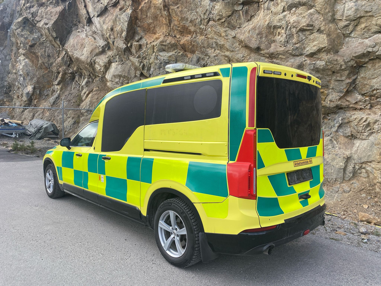 Volvo Nilsson XC90 D5 AWD - Ambulance - SOLD/SÅLD !!! - Ambulans arabası: fotoğraf 4 Volvo Nilsson XC90 D5 AWD - Ambulance - SOLD/SÅLD !!! - Ambulans arabası: fotoğraf 4