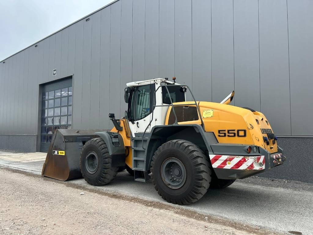 Liebherr L 550 (Comes with High-tip - Mit Hochkipper) - Tekerlekli yükleyici: fotoğraf 3 Liebherr L 550 (Comes with High-tip - Mit Hochkipper) - Tekerlekli yükleyici: fotoğraf 3