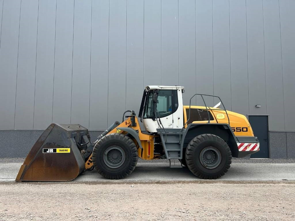 Liebherr L 550 (Comes with High-tip - Mit Hochkipper) - Tekerlekli yükleyici: fotoğraf 1 Liebherr L 550 (Comes with High-tip - Mit Hochkipper) - Tekerlekli yükleyici: fotoğraf 1