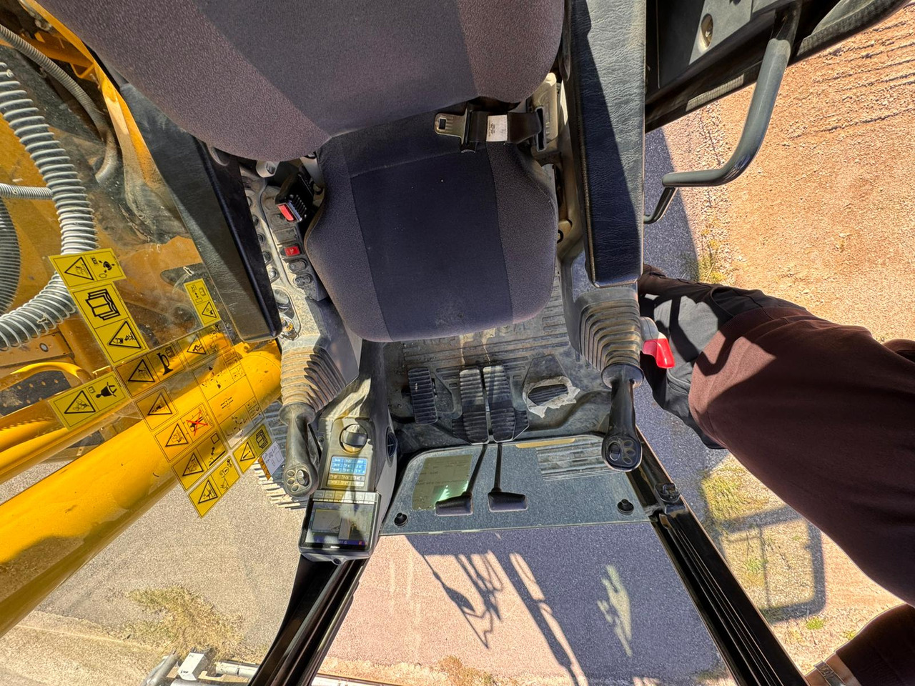 KOMATSU PC210 NLC-11 - Ekskavatör: fotoğraf 5 KOMATSU PC210 NLC-11 - Ekskavatör: fotoğraf 5