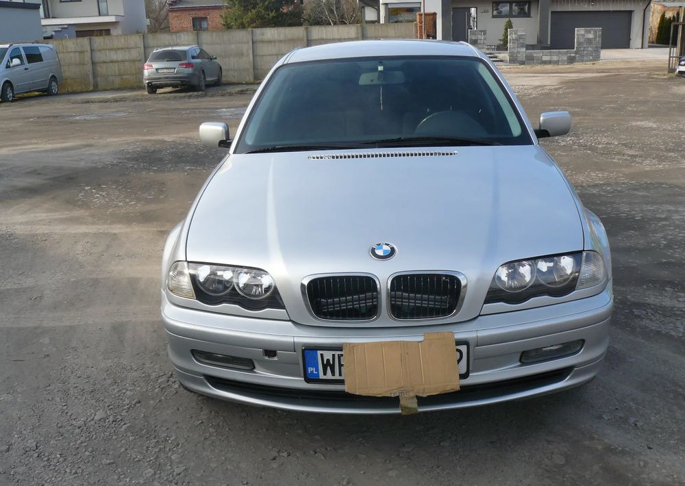 BMW Seria 3 320i - Binek araba: fotoğraf 1 BMW Seria 3 320i - Binek araba: fotoğraf 1