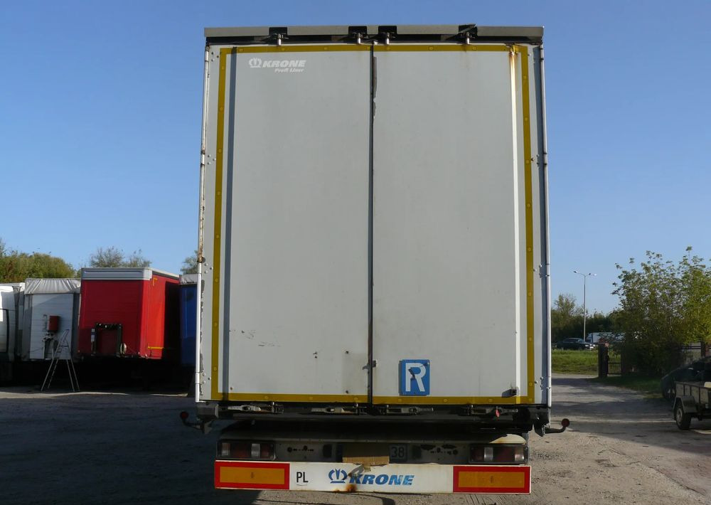 Krone SD - Tenteli kamyon: fotoğraf 5 Krone SD - Tenteli kamyon: fotoğraf 5