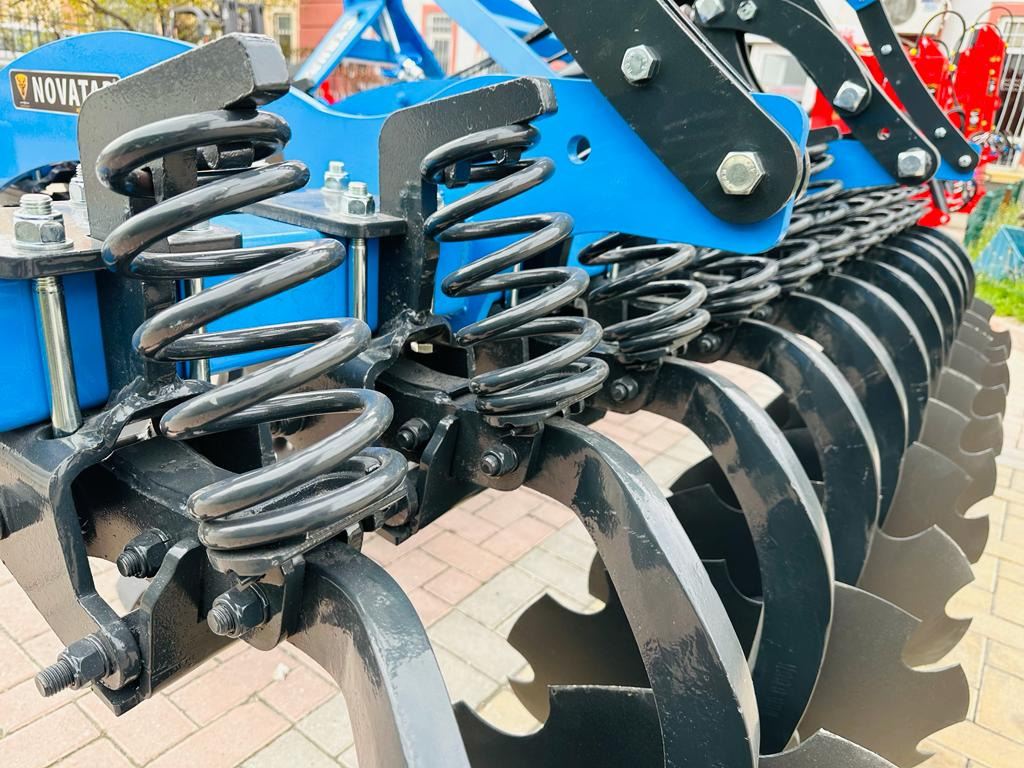 Novatar Spring Disc Harrow Lemken Model - Disk tırmığı: fotoğraf 3 Novatar Spring Disc Harrow Lemken Model - Disk tırmığı: fotoğraf 3