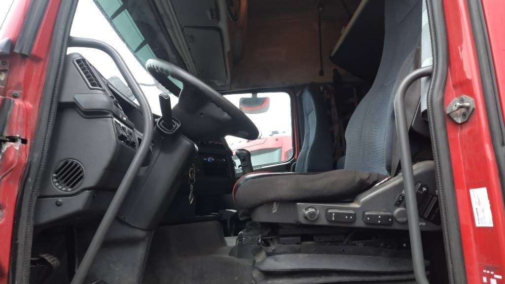 Volvo FH480 6x2 takateli veturi, hydrauliikka,manuaali - Çekici: fotoğraf 5 Volvo FH480 6x2 takateli veturi, hydrauliikka,manuaali - Çekici: fotoğraf 5