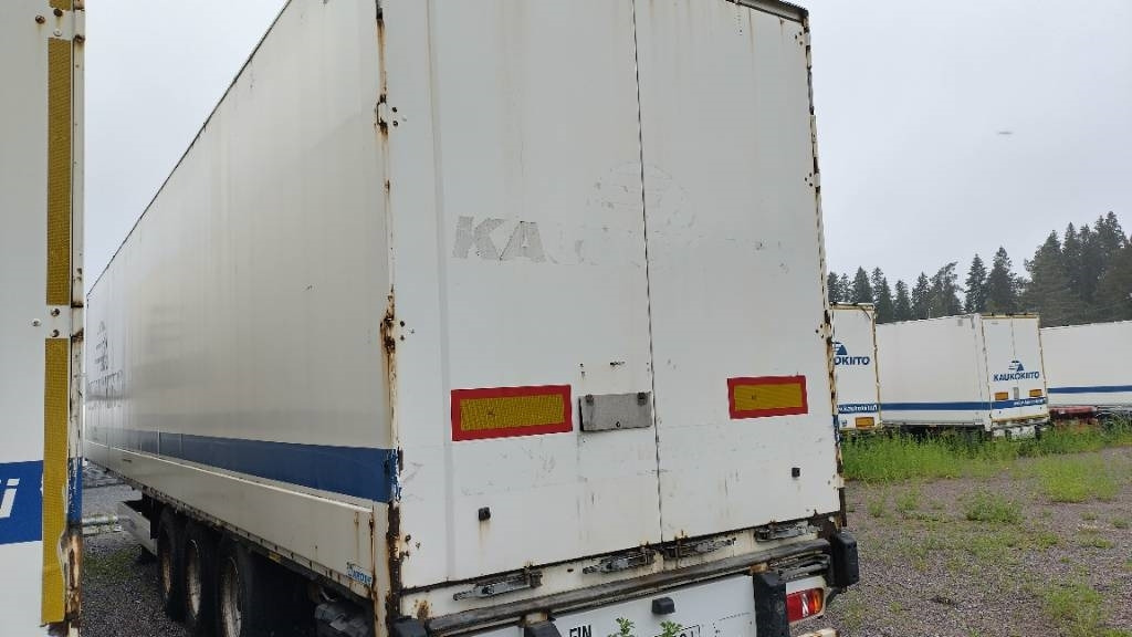 Krone Umpiputki, vahvalla katolla - Kapalı karoser dorse: fotoğraf 2 Krone Umpiputki, vahvalla katolla - Kapalı karoser dorse: fotoğraf 2