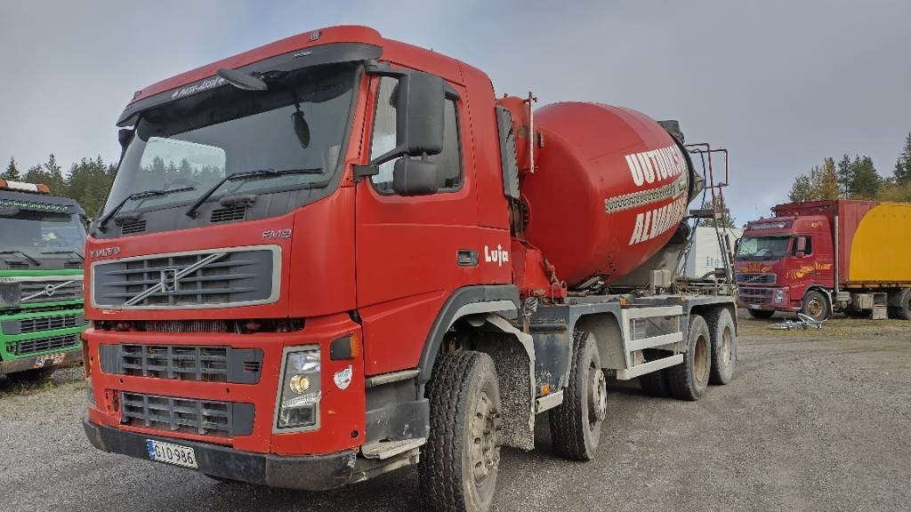 Volvo FM9 8x4 full steel,manual, mixer - Tanker kamyon: fotoğraf 1 Volvo FM9 8x4 full steel,manual, mixer - Tanker kamyon: fotoğraf 1