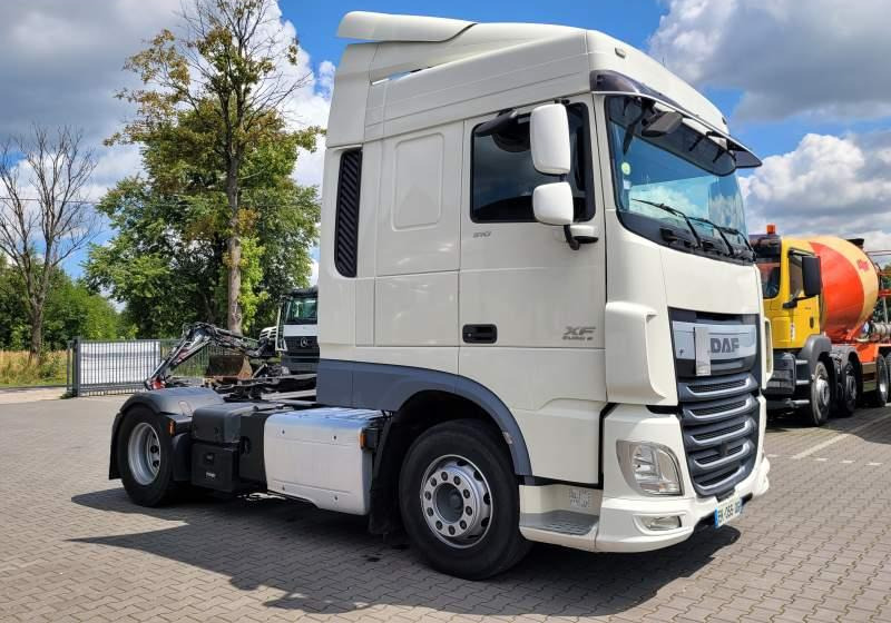 DAF XF510 SPACE CAB / SPROWADZONY / MANUAL / RETARDER finansal kiralama DAF XF510 SPACE CAB / SPROWADZONY / MANUAL / RETARDER: fotoğraf 9