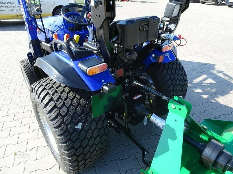 Farmtrac Farmtrac 22 22PS Kabine Traktor Schlepper Mitsubishi NEU - Küçük traktör: fotoğraf 3 Farmtrac Farmtrac 22 22PS Kabine Traktor Schlepper Mitsubishi NEU - Küçük traktör: fotoğraf 3