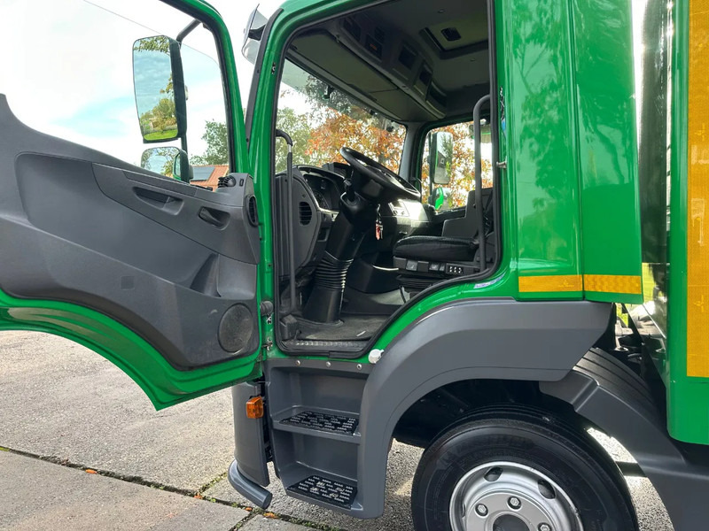 Mercedes-Benz Atego 1018 / NL TRUCK / LOW KM / AIRCO / EURO 6 / BOX+LIFT+SIDE DOOR / 10T / AUTOMATIC - Kapalı kasa kamyon: fotoğraf 4 Mercedes-Benz Atego 1018 / NL TRUCK / LOW KM / AIRCO / EURO 6 / BOX+LIFT+SIDE DOOR / 10T / AUTOMATIC - Kapalı kasa kamyon: fotoğraf 4