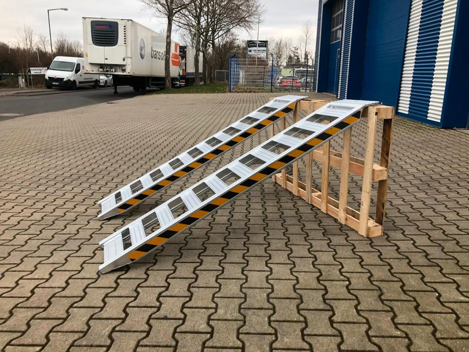 Alurampen Satz 2m 2000KG Minibagger Minilader Quad Auffahrrampe *INKL.19% MWST* - Yükleme rampası: fotoğraf 5 Alurampen Satz 2m 2000KG Minibagger Minilader Quad Auffahrrampe *INKL.19% MWST* - Yükleme rampası: fotoğraf 5