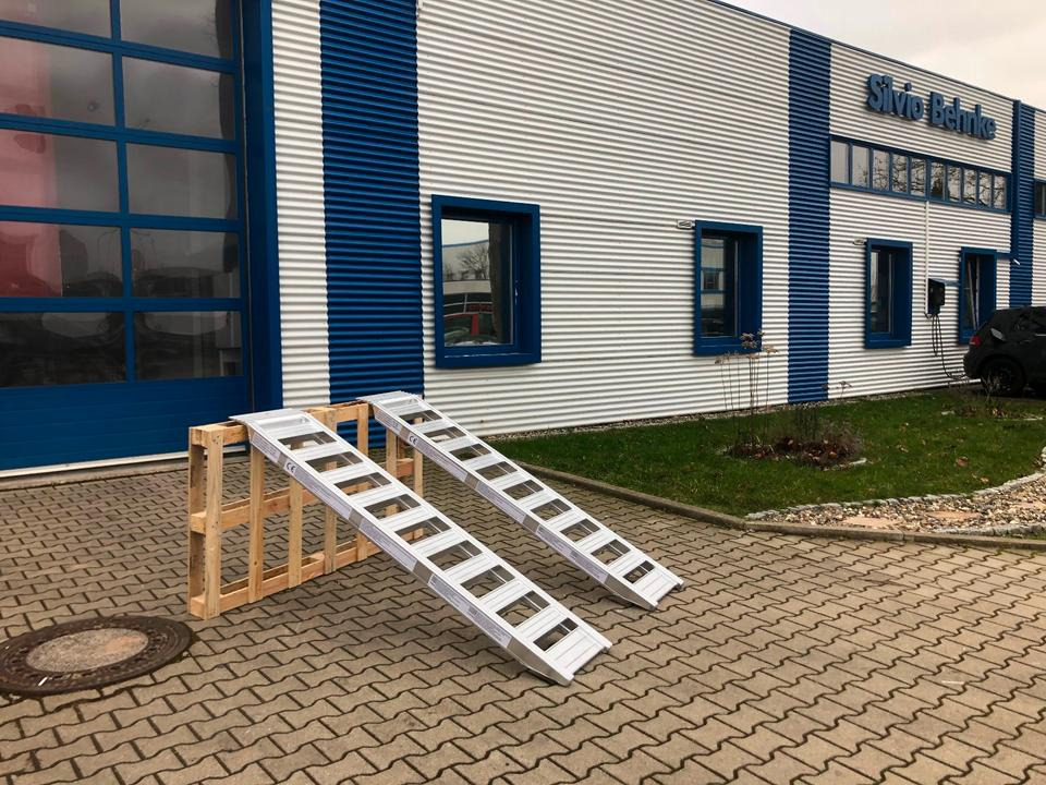 Alurampen Satz 2m 2000KG Minibagger Minilader Quad Auffahrrampe *INKL.19% MWST* - Yükleme rampası: fotoğraf 2 Alurampen Satz 2m 2000KG Minibagger Minilader Quad Auffahrrampe *INKL.19% MWST* - Yükleme rampası: fotoğraf 2