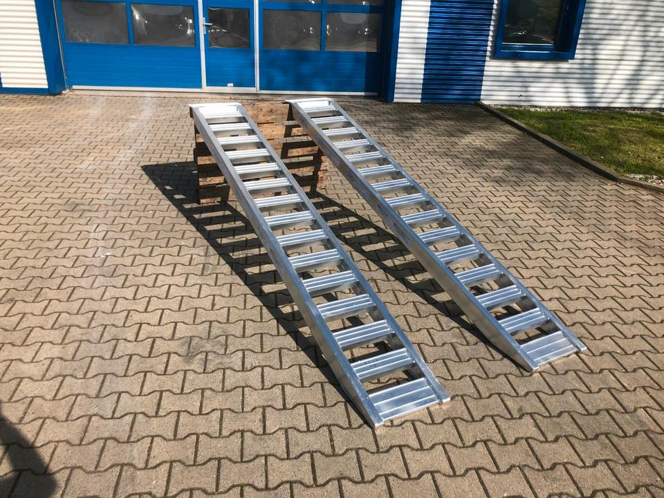 Alurampen Satz 3m 3000KG Minibagger Minilader Quad Auffahrrampe *INKL.19% MWST* - Yükleme rampası: fotoğraf 5 Alurampen Satz 3m 3000KG Minibagger Minilader Quad Auffahrrampe *INKL.19% MWST* - Yükleme rampası: fotoğraf 5