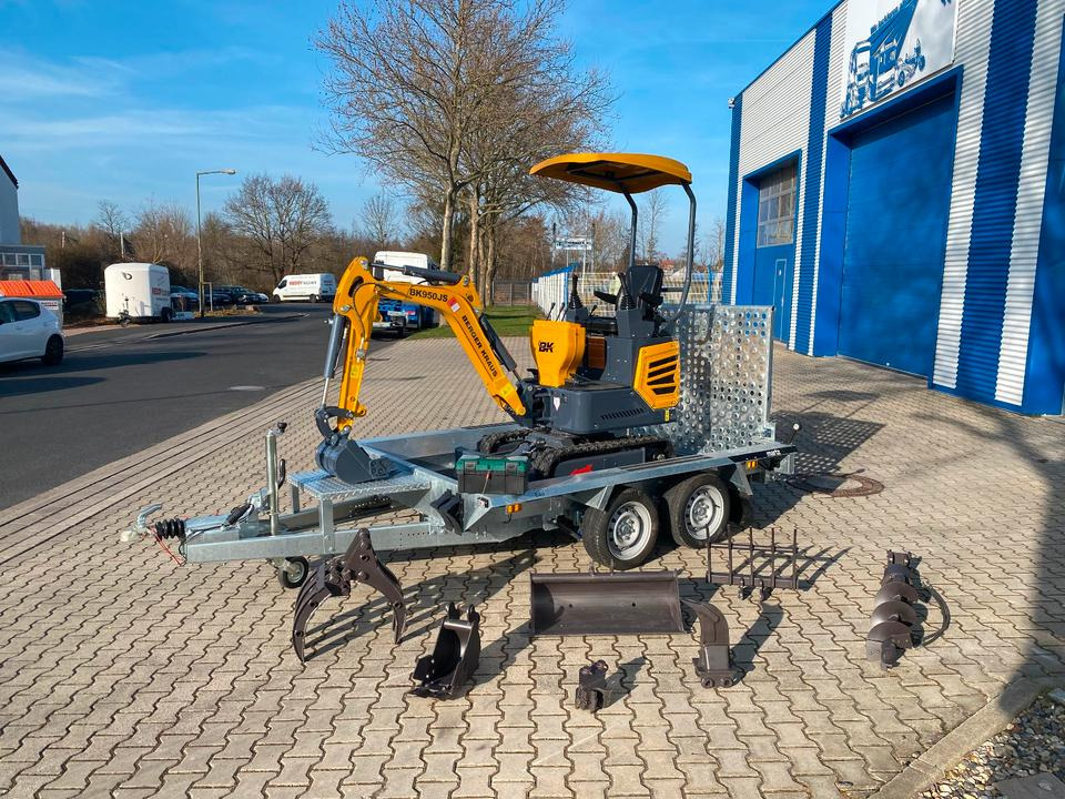Minibagger BK950JS + Tieflader + Zubehör *INKL.19% MWST*BERGER KRAUS*JOYSTICK*SOFORT!* - Mini ekskavatör, Römork: fotoğraf 1 Minibagger BK950JS + Tieflader + Zubehör *INKL.19% MWST*BERGER KRAUS*JOYSTICK*SOFORT!* - Mini ekskavatör, Römork: fotoğraf 1