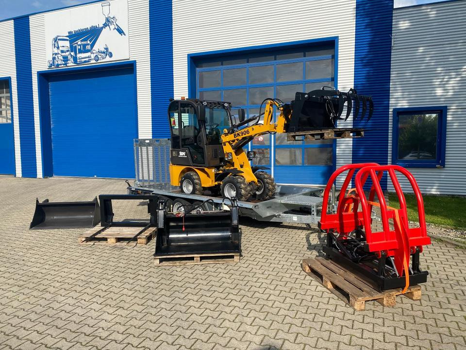 Radlader/Hoflader BK906 Kabine inkl. Tieflader und großem Zubehörpaket *INKL.19% MWST*BERGER KRAUS*PERKINS*CE*SOFORT!* - Belden kırmalı yükleyici: fotoğraf 3 Radlader/Hoflader BK906 Kabine inkl. Tieflader und großem Zubehörpaket *INKL.19% MWST*BERGER KRAUS*PERKINS*CE*SOFORT!* - Belden kırmalı yükleyici: fotoğraf 3