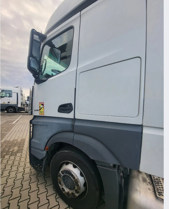 Mercedes-Benz ACTROS 1845 mega WDF - Çekici: fotoğraf 3 Mercedes-Benz ACTROS 1845 mega WDF - Çekici: fotoğraf 3