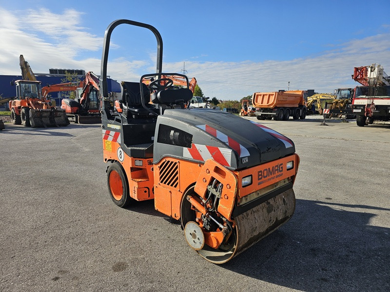 BOMAG BW100AC-4 - Kombine silindir: fotoğraf 5 BOMAG BW100AC-4 - Kombine silindir: fotoğraf 5