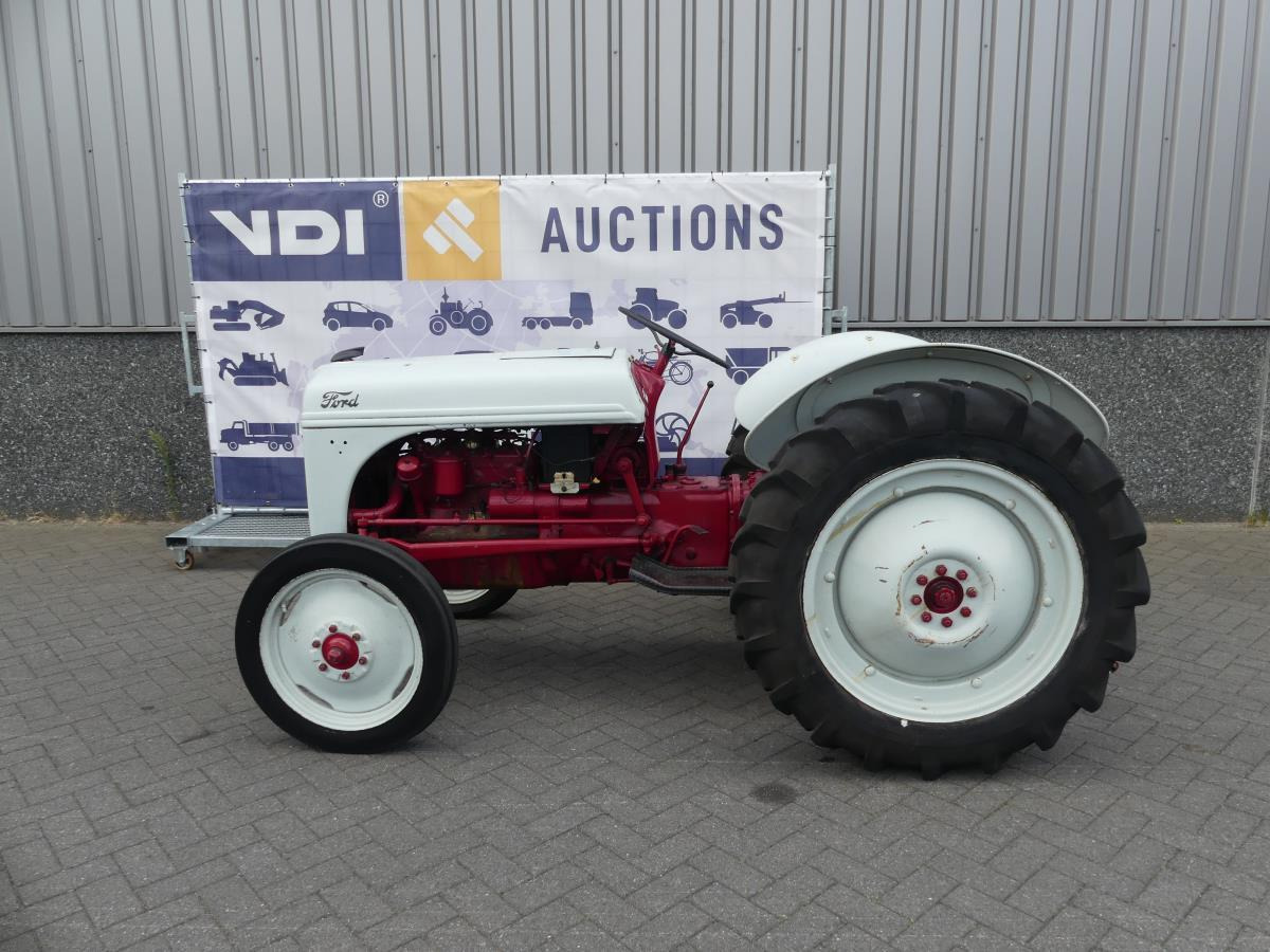 Ford 8N, Dearborn - Traktör: fotoğraf 4 Ford 8N, Dearborn - Traktör: fotoğraf 4
