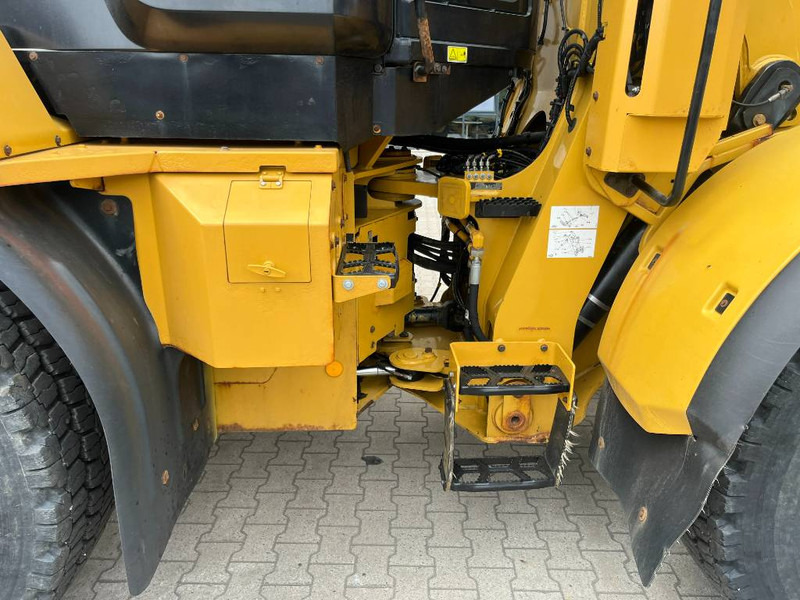 Tekerlekli yükleyici Cat 926M: fotoğraf 17