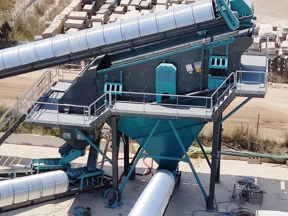 Constmach 2-3-4 Deck Vibrating Screen Systems 2 Years Warranty - Elek: fotoğraf 3 Constmach 2-3-4 Deck Vibrating Screen Systems 2 Years Warranty - Elek: fotoğraf 3