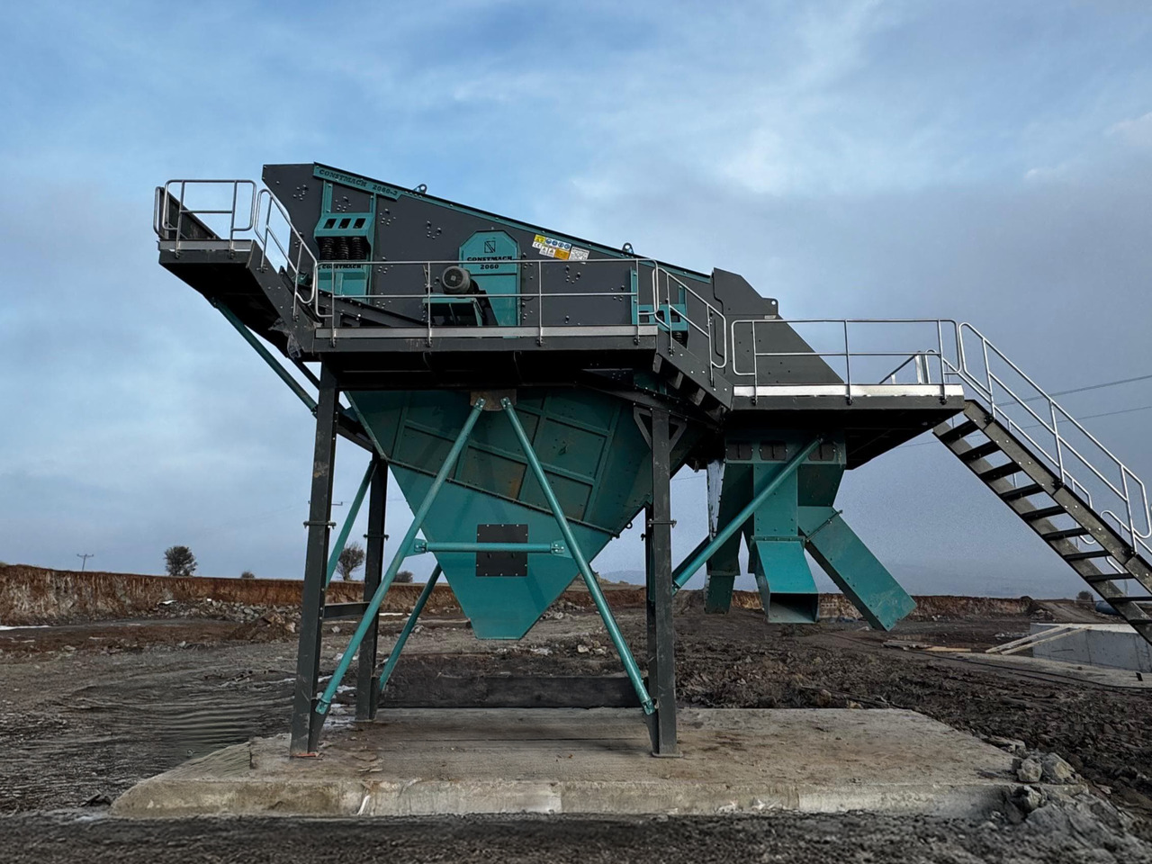 Constmach 2-3-4 Deck Vibrating Screen Systems 2 Years Warranty - Elek: fotoğraf 2 Constmach 2-3-4 Deck Vibrating Screen Systems 2 Years Warranty - Elek: fotoğraf 2