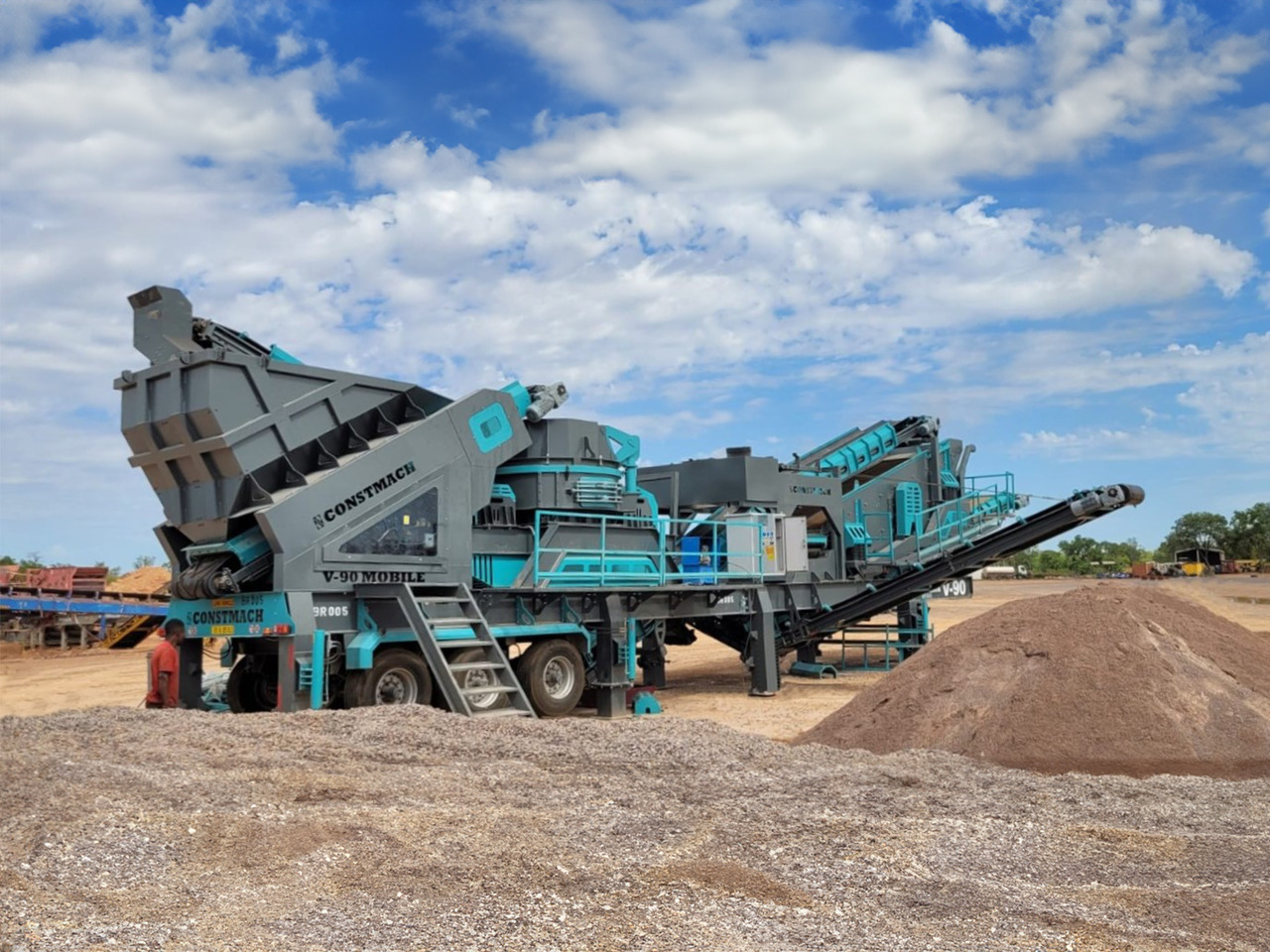 Constmach 250 T/H Capacity Mobile Vertical Shaft Impact Crusher - Mobil konkasör tesisi: fotoğraf 1 Constmach 250 T/H Capacity Mobile Vertical Shaft Impact Crusher - Mobil konkasör tesisi: fotoğraf 1
