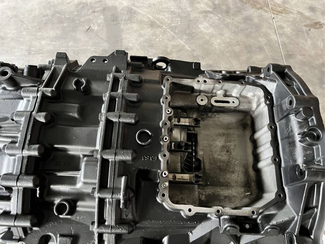 MAN TGA ZF Getriebe 12AS2331 TO - Vites kutusu - Kamyon: fotoğraf 2 MAN TGA ZF Getriebe 12AS2331 TO - Vites kutusu - Kamyon: fotoğraf 2