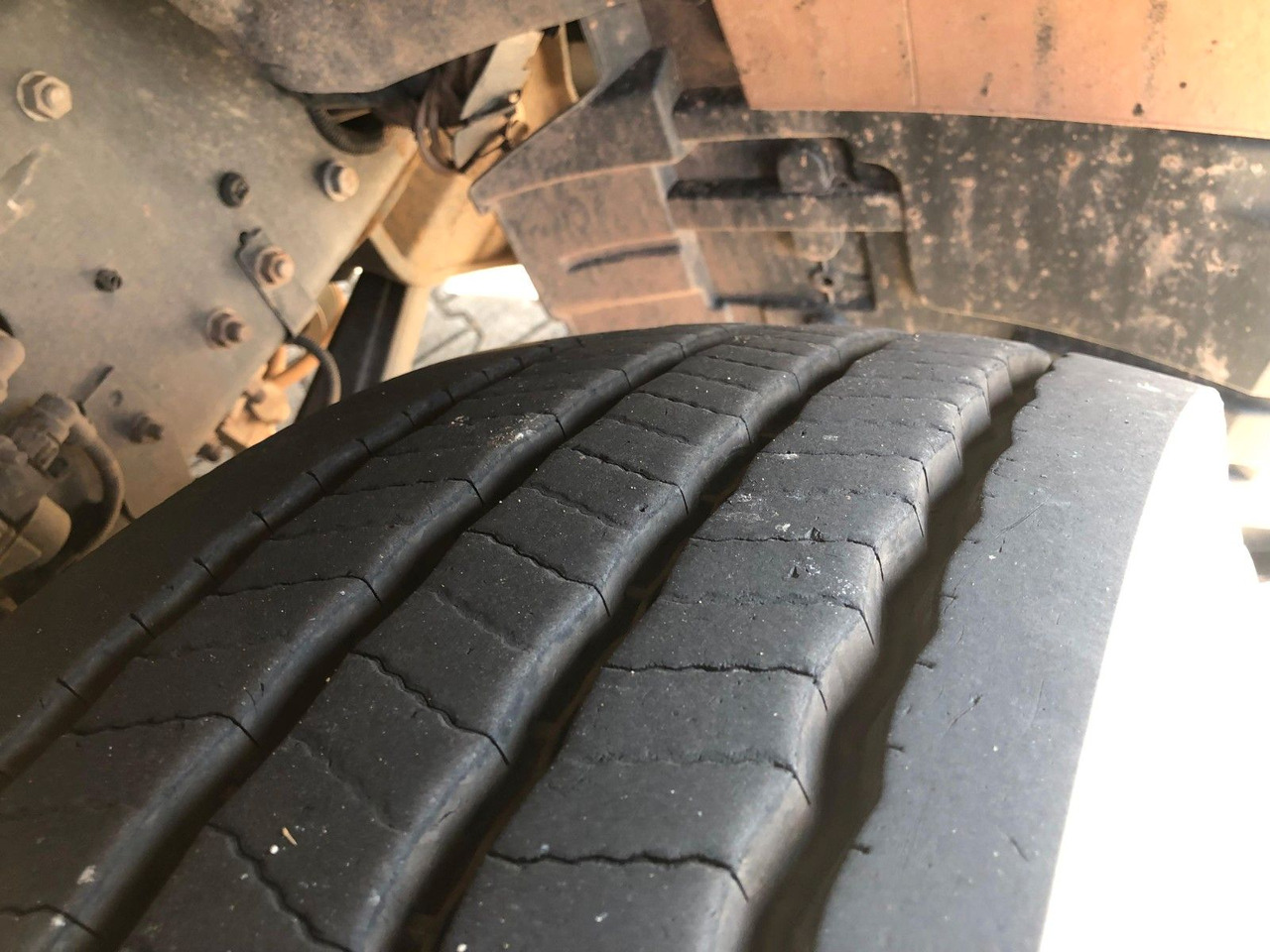 Kancalı yükleyici kamyon Volvo FE 350 6x2 Lenkachse*Alufelgen*HIAB*AHK*Klima: fotoğraf 26 Kancalı yükleyici kamyon Volvo FE 350 6x2 Lenkachse*Alufelgen*HIAB*AHK*Klima: fotoğraf 26