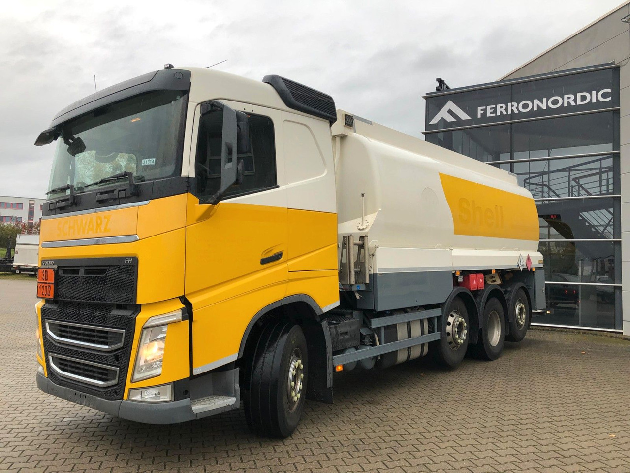Volvo FH420 Tridem*ADR*3 Kammern 26700LT*ROHR*Sening - Tanker kamyon: fotoğraf 3 Volvo FH420 Tridem*ADR*3 Kammern 26700LT*ROHR*Sening - Tanker kamyon: fotoğraf 3