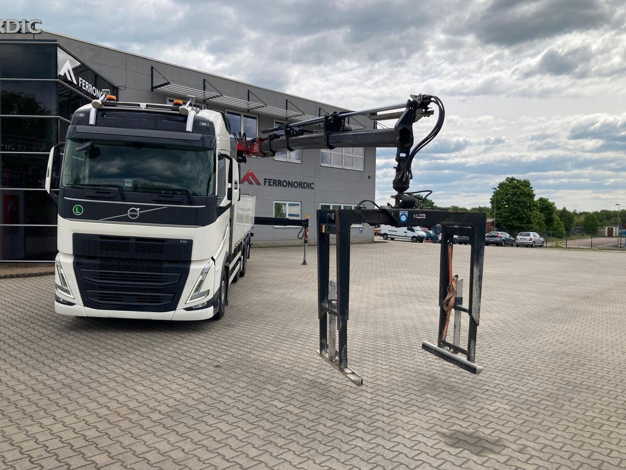 Volvo FH460 8x2 TRIDEM VLA&NLA gelenkt*FASSI F215AS.24 - Vinçli kamyon: fotoğraf 5 Volvo FH460 8x2 TRIDEM VLA&NLA gelenkt*FASSI F215AS.24 - Vinçli kamyon: fotoğraf 5
