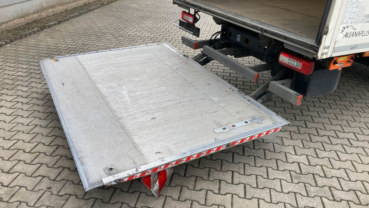 Volvo FL 12.240 Ladebordwand*Klima - Kapalı kasa kamyon: fotoğraf 4 Volvo FL 12.240 Ladebordwand*Klima - Kapalı kasa kamyon: fotoğraf 4
