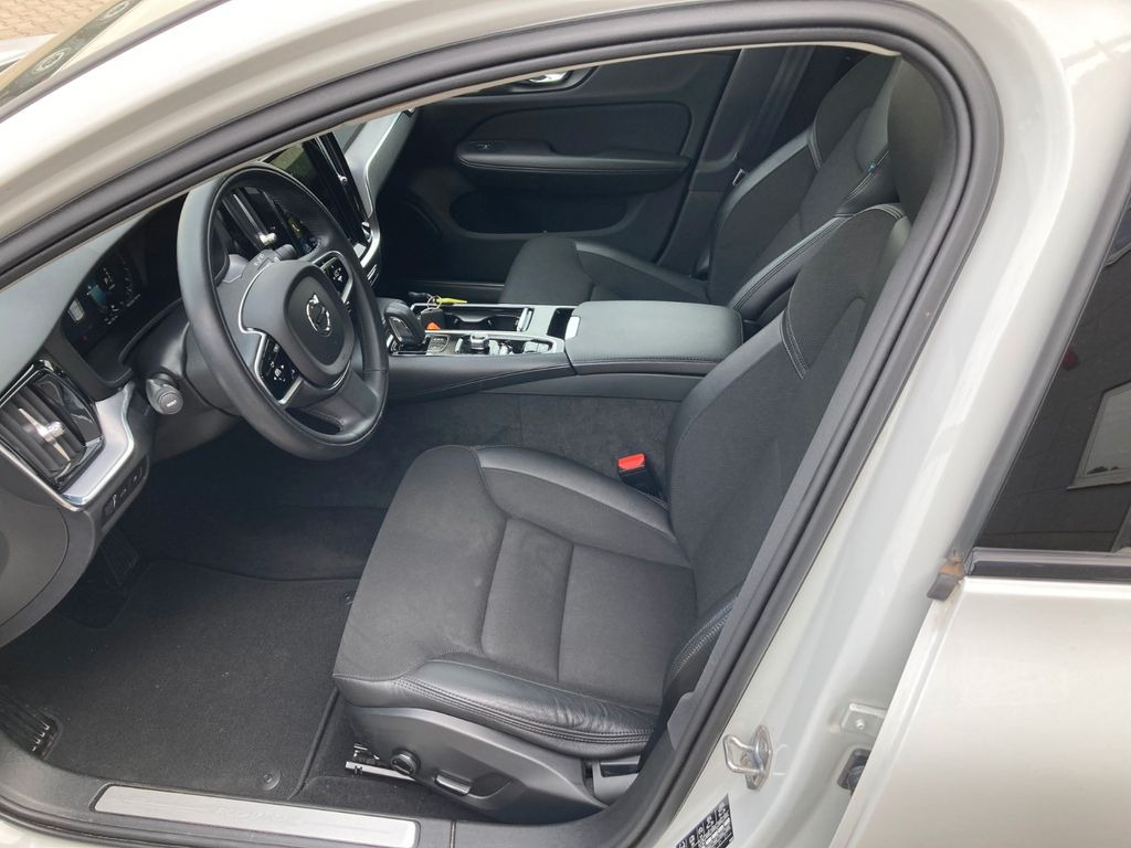 Volvo V60 T6 AWD R-Design Expression Recharge Plug-In Volvo V60 T6 AWD R-Design Expression Recharge Plug-In - Station wagon: fotoğraf 5 Volvo V60 T6 AWD R-Design Expression Recharge Plug-In Volvo V60 T6 AWD R-Design Expression Recharge Plug-In - Station wagon: fotoğraf 5