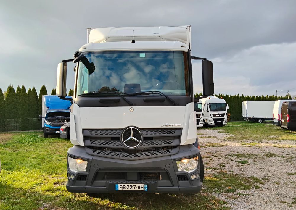 Mercedes-Benz Antos - Refrijeratör kamyon: fotoğraf 3 Mercedes-Benz Antos - Refrijeratör kamyon: fotoğraf 3