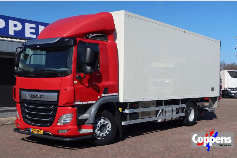 DAF CF 300 Koel/Vries Carrier iceland + Dhollandia 2500KG klep trenn wand - Refrijeratör kamyon: fotoğraf 1 DAF CF 300 Koel/Vries Carrier iceland + Dhollandia 2500KG klep trenn wand - Refrijeratör kamyon: fotoğraf 1