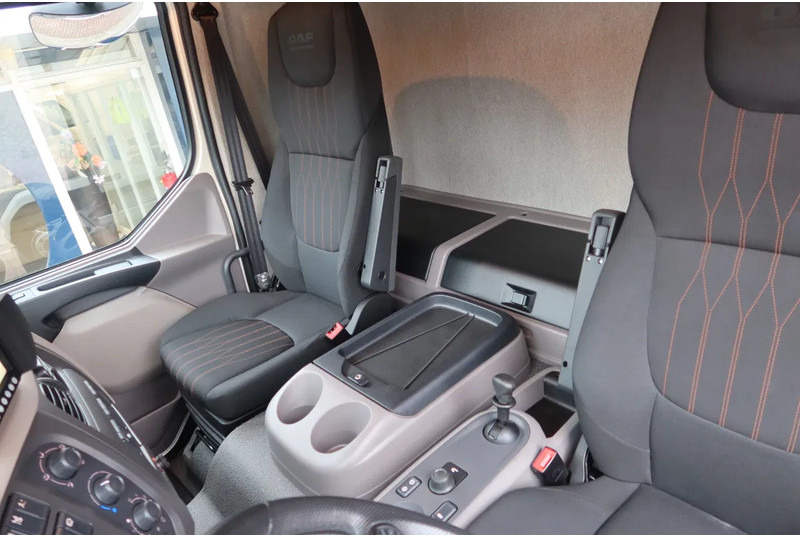 DAF LF 210 Bakwagen+ Dhollandia 1500 kg Comfort cabine - Kapalı kasa kamyon: fotoğraf 5 DAF LF 210 Bakwagen+ Dhollandia 1500 kg Comfort cabine - Kapalı kasa kamyon: fotoğraf 5