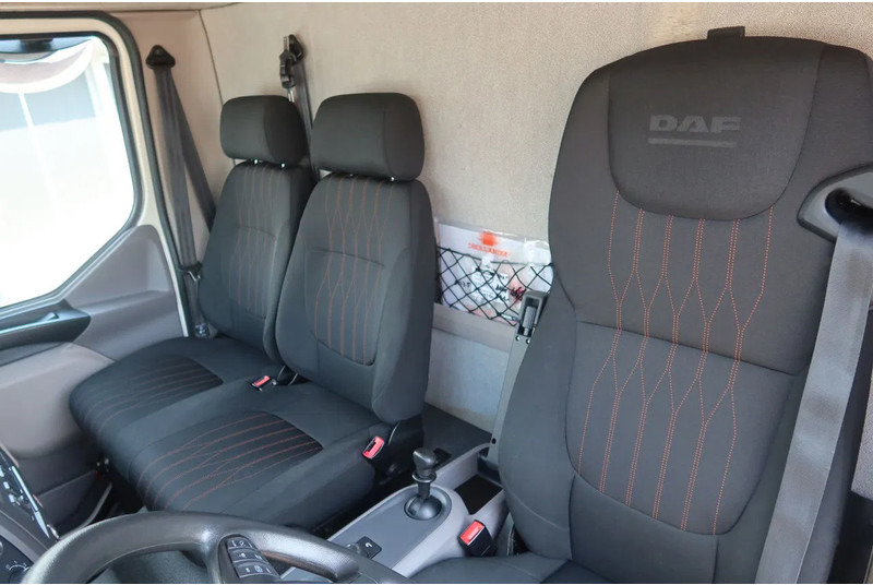 DAF LF 210 Bakwagen + Dhollandia klep 1500 kg - Kapalı kasa kamyon: fotoğraf 5 DAF LF 210 Bakwagen + Dhollandia klep 1500 kg - Kapalı kasa kamyon: fotoğraf 5