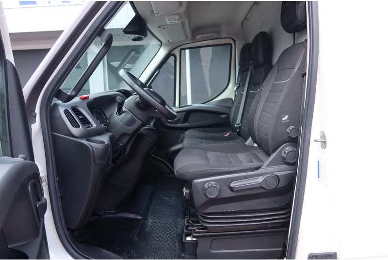 Iveco 70-C 18 Automaat L3H3 C RIJBEWIJS - Panelvan: fotoğraf 5 Iveco 70-C 18 Automaat L3H3 C RIJBEWIJS - Panelvan: fotoğraf 5