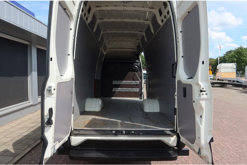 Iveco 70-C 18 Automaat L3H3 C RIJBEWIJS - Panelvan: fotoğraf 4 Iveco 70-C 18 Automaat L3H3 C RIJBEWIJS - Panelvan: fotoğraf 4