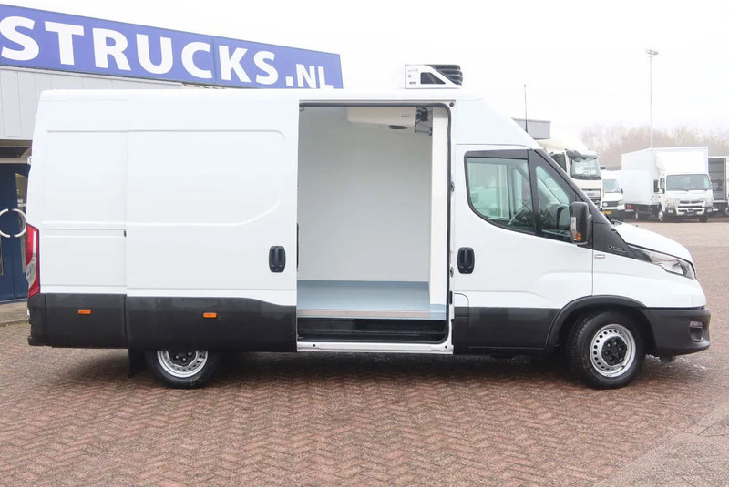 Iveco Daily 35S16 Koelen/vriezen/verwarmen Carrier Xarios 350 + nacht aansluiting 220 volt - Frigorifik kamyonet: fotoğraf 4 Iveco Daily 35S16 Koelen/vriezen/verwarmen Carrier Xarios 350 + nacht aansluiting 220 volt - Frigorifik kamyonet: fotoğraf 4