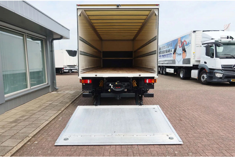 MAN 26.320 TGM Bak+Klep stuur lift as Bar klep 2.000 kg - Kapalı kasa kamyon: fotoğraf 4 MAN 26.320 TGM Bak+Klep stuur lift as Bar klep 2.000 kg - Kapalı kasa kamyon: fotoğraf 4