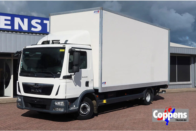 MAN TGL 12.250 Bakwagen + Laadklep DHollandia 2000 kg - Kapalı kasa kamyon: fotoğraf 1 MAN TGL 12.250 Bakwagen + Laadklep DHollandia 2000 kg - Kapalı kasa kamyon: fotoğraf 1