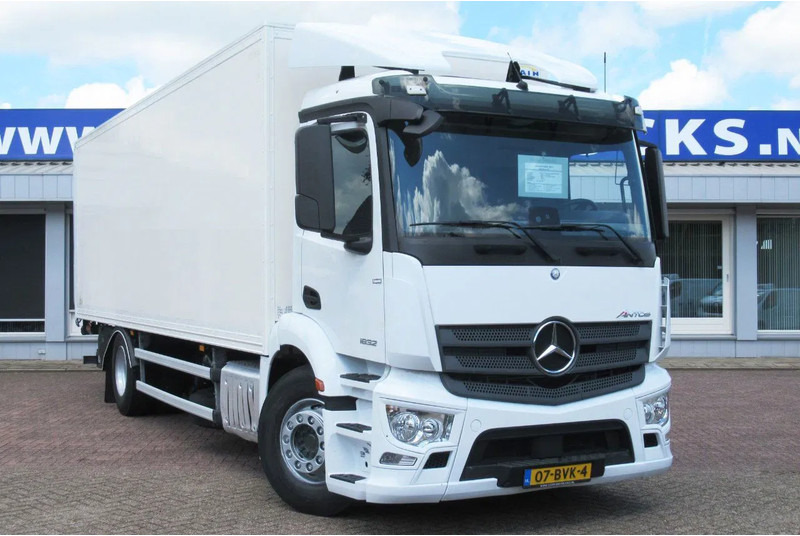 Mercedes-Benz Actros 1832 1832 LL 4x2 - Kapalı kasa kamyon: fotoğraf 2 Mercedes-Benz Actros 1832 1832 LL 4x2 - Kapalı kasa kamyon: fotoğraf 2