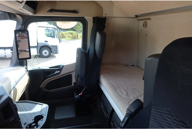 Mercedes-Benz Actros - Şasi kamyon: fotoğraf 5 Mercedes-Benz Actros - Şasi kamyon: fotoğraf 5