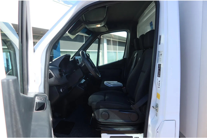 Mercedes-Benz Sprinter 516 CDI Koel/Vries + Dhollandia Klep 750 kg Carrier 300 Xarios Dag + nacht 220 Volt - Frigorifik kamyonet: fotoğraf 4 Mercedes-Benz Sprinter 516 CDI Koel/Vries + Dhollandia Klep 750 kg Carrier 300 Xarios Dag + nacht 220 Volt - Frigorifik kamyonet: fotoğraf 4
