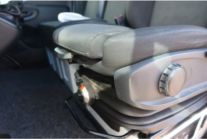 Mercedes-Benz Sprinter 516 CDI Koel/Vries + Dhollandia Klep 750 kg Carrier 300 Xarios Dag + nacht 220 Volt - Frigorifik kamyonet: fotoğraf 5 Mercedes-Benz Sprinter 516 CDI Koel/Vries + Dhollandia Klep 750 kg Carrier 300 Xarios Dag + nacht 220 Volt - Frigorifik kamyonet: fotoğraf 5